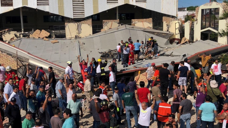 Photo of video | Cel puțin șapte oameni au murit iar alți 10 sunt răniți după ce acoperișul unei biserici s-a prăbușit în timpul slujbei